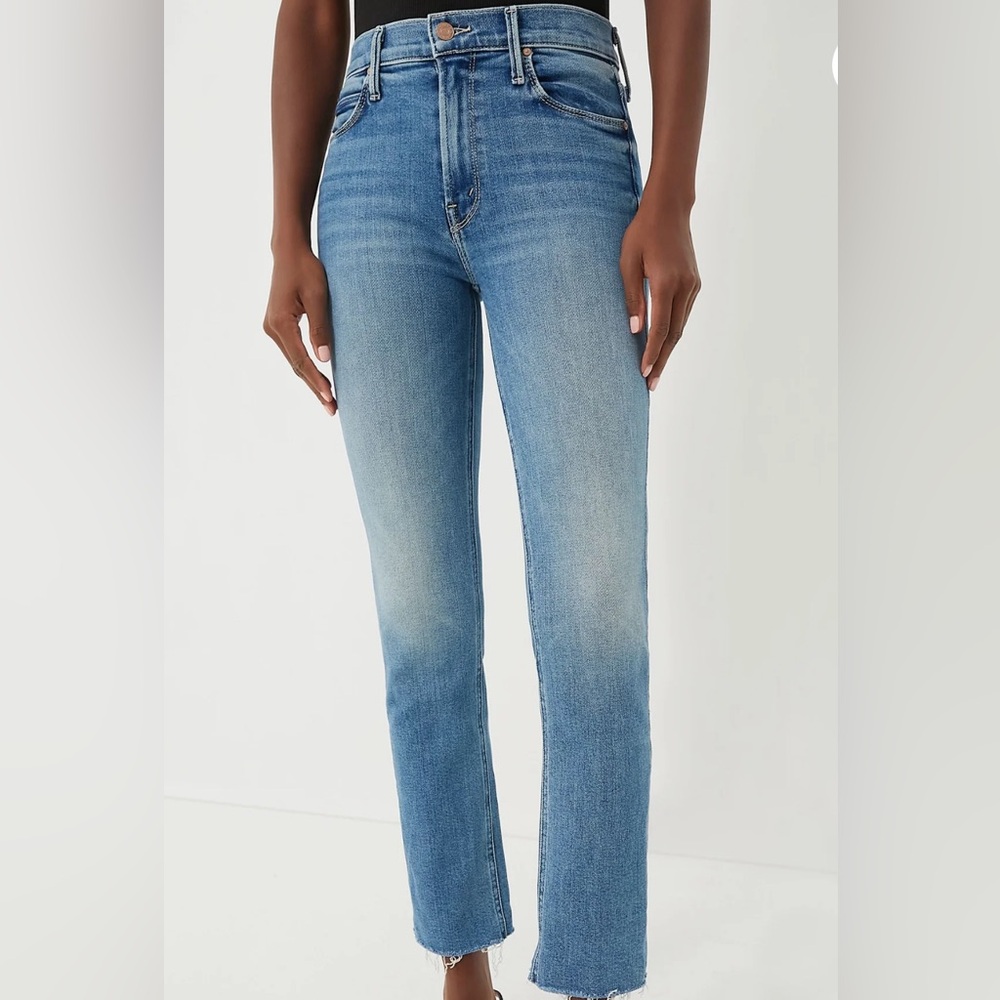 Mother Mid Rise Dazzler Ankle Fray. Riding the Cliffside wash. Size 25.